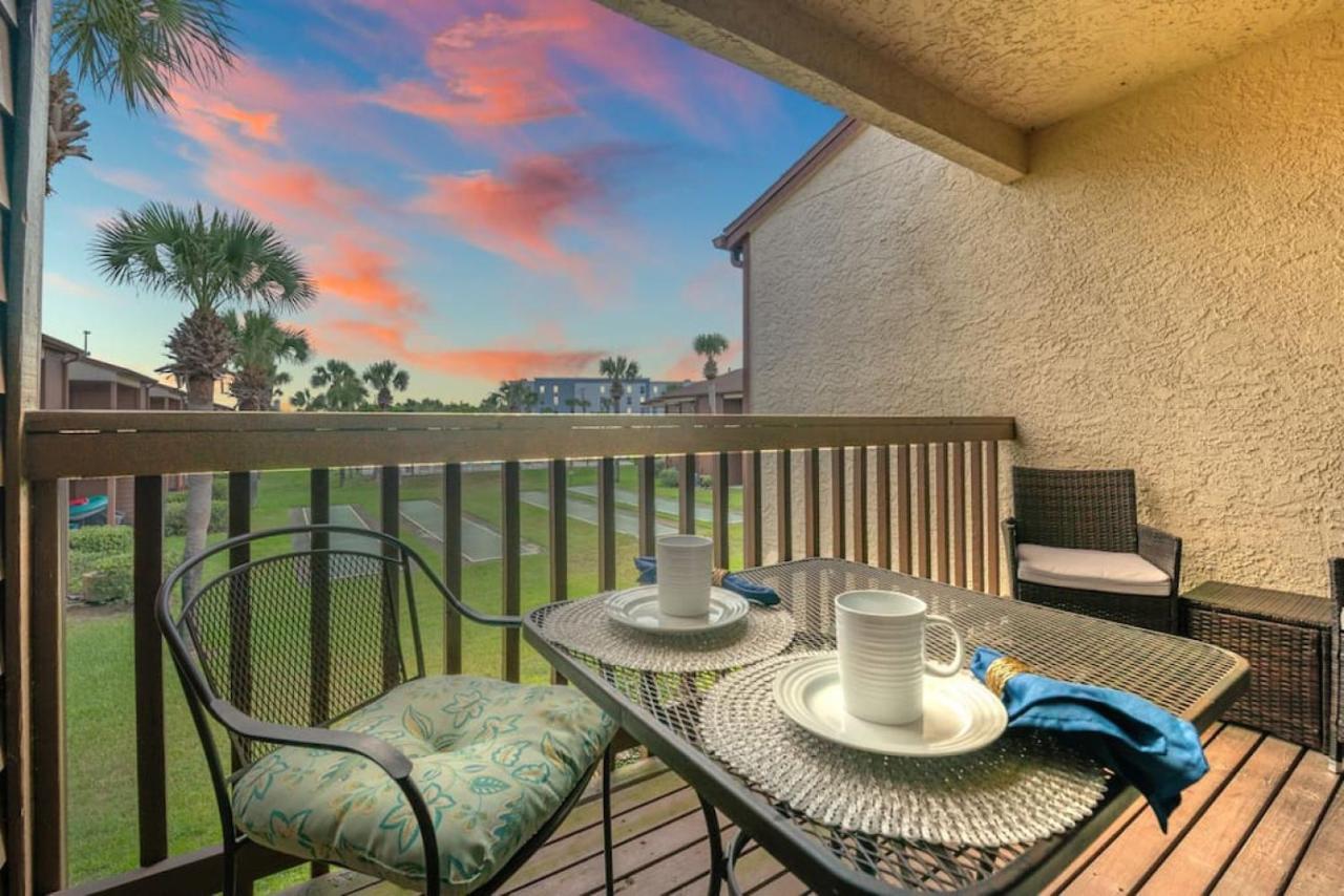 Holiday home Experience Starlit Nights From Beach Happy's Balcony Overlooking The Community Pool At Beachwalk