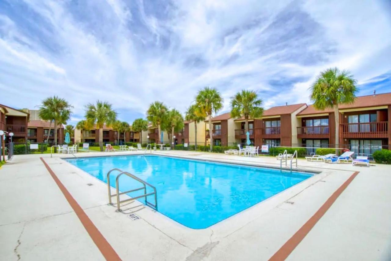 Holiday home Experience Starlit Nights From Beach Happy's Balcony Overlooking The Community Pool At Beachwalk *