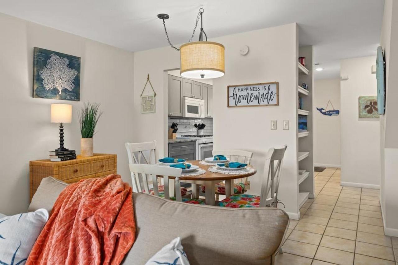 Experience Starlit Nights From Beach Happy's Balcony Overlooking The Community Pool At Beachwalk