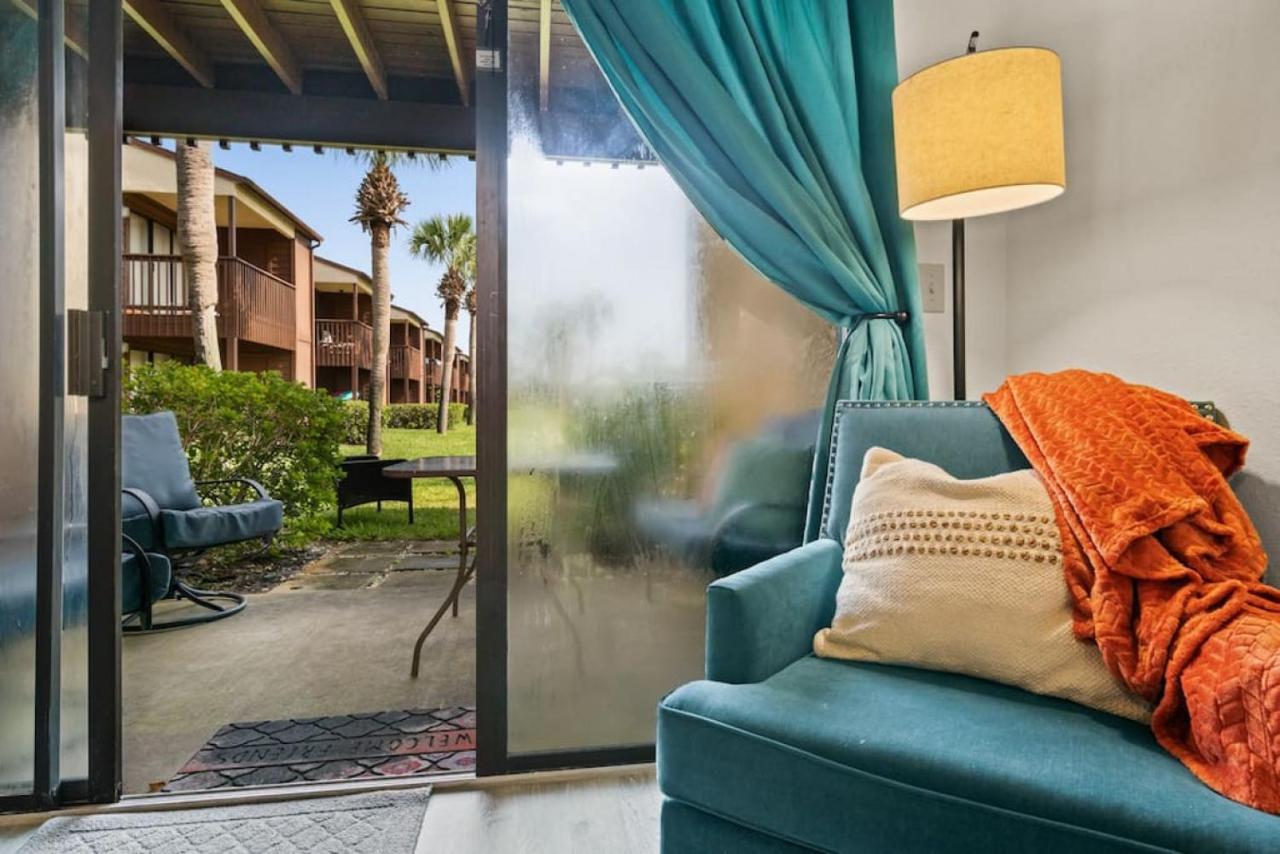Holiday home Experience Starlit Nights From Beach Happy's Balcony Overlooking The Community Pool At Beachwalk