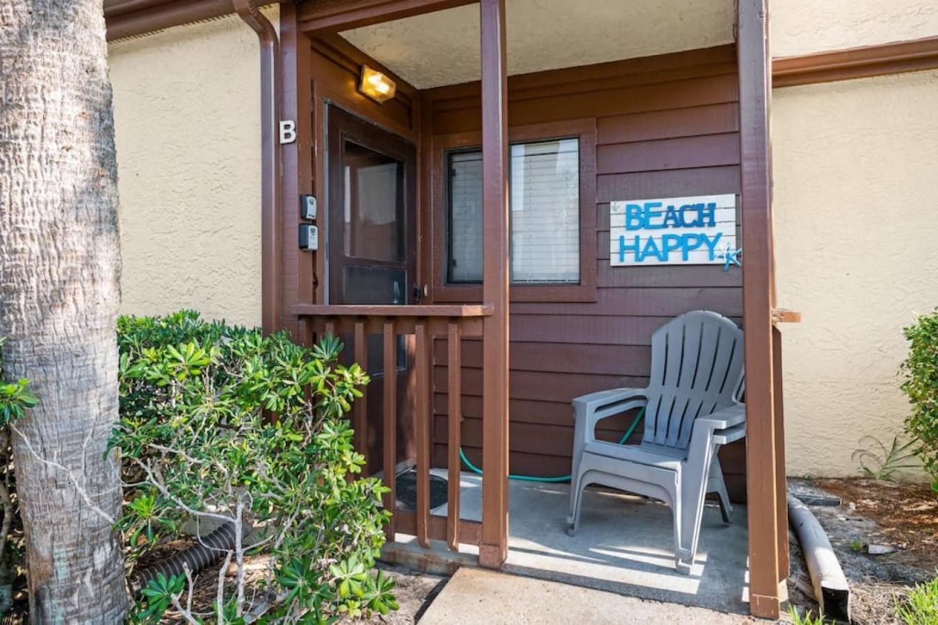 Holiday home Experience Starlit Nights From Beach Happy's Balcony Overlooking The Community Pool At Beachwalk